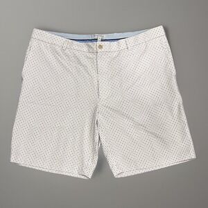 PETER MILLAR SALEM SKULL ONE PERFORMANCE GOLF SHORTS IN WHITE MEN'S SIZE 40 EUC
